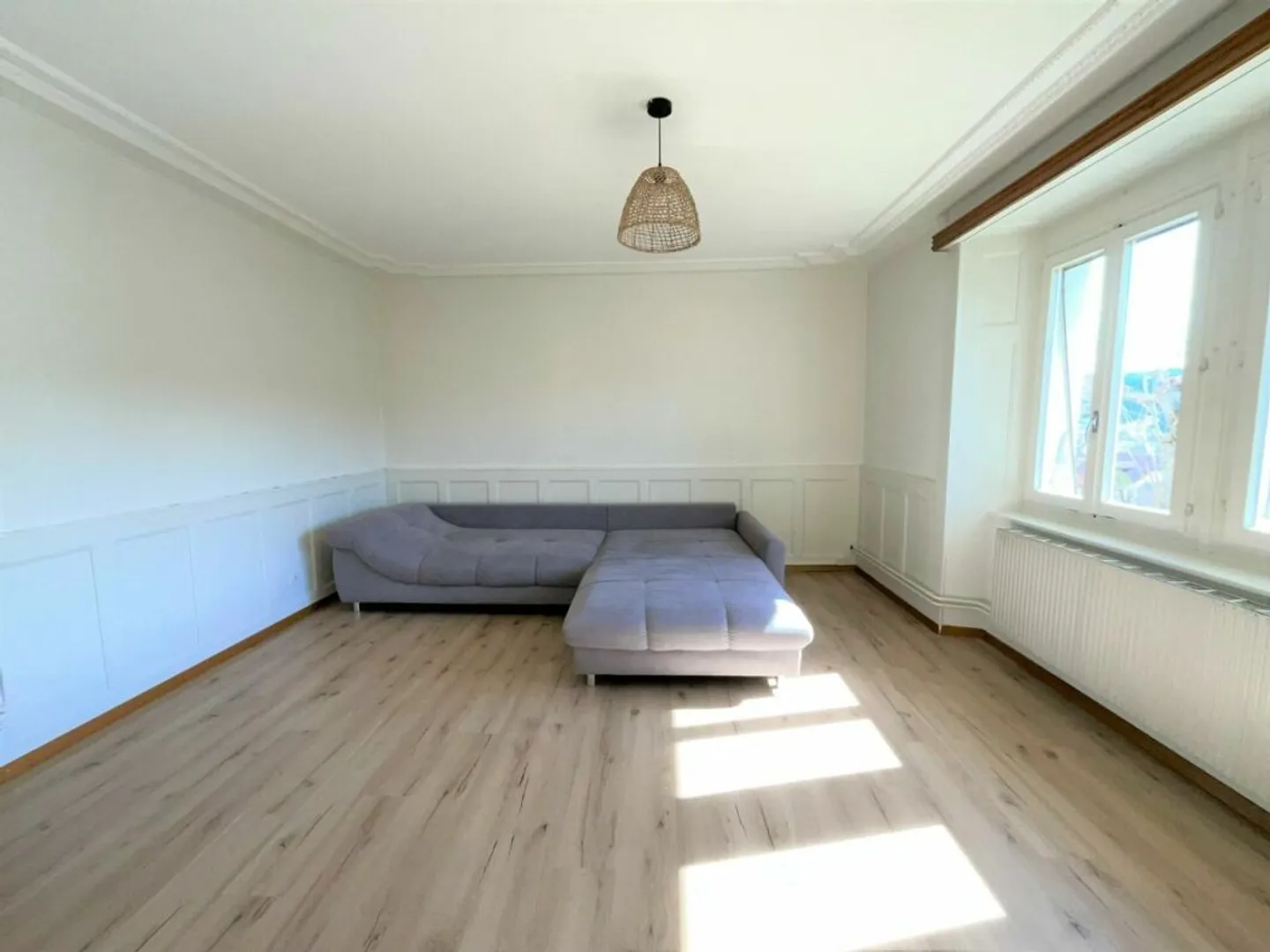 Appartement de 4 pièces au rez-de-chaussée - Photo 1 sur 6