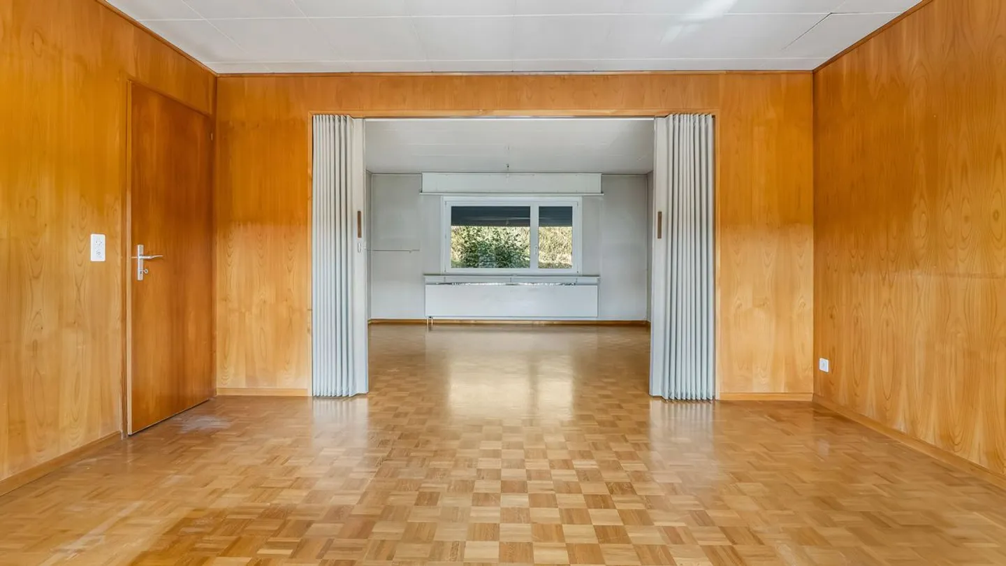 Einfamilienhaus mit 5,5 Zimmern! - Foto 2 von 13