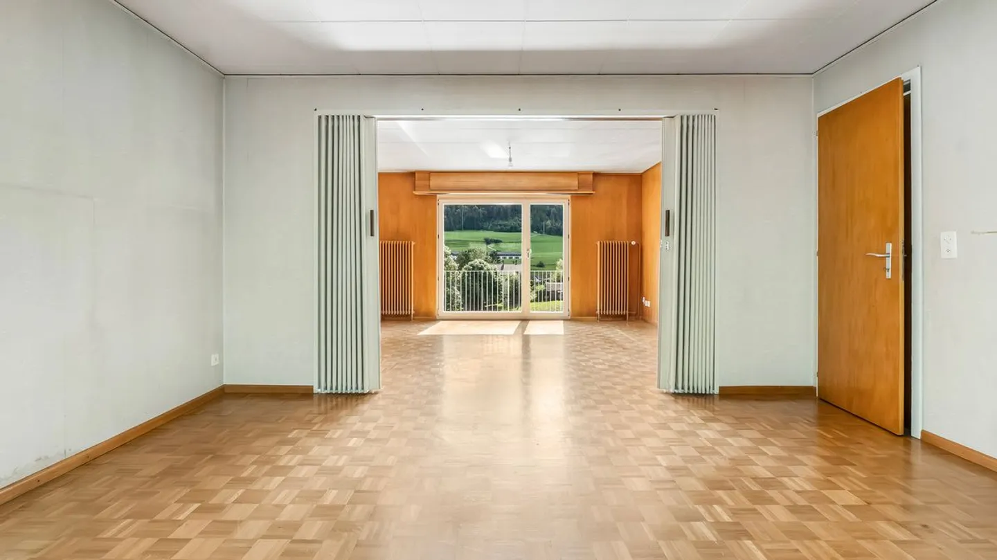 Einfamilienhaus mit 5,5 Zimmern! - Foto 3 von 13