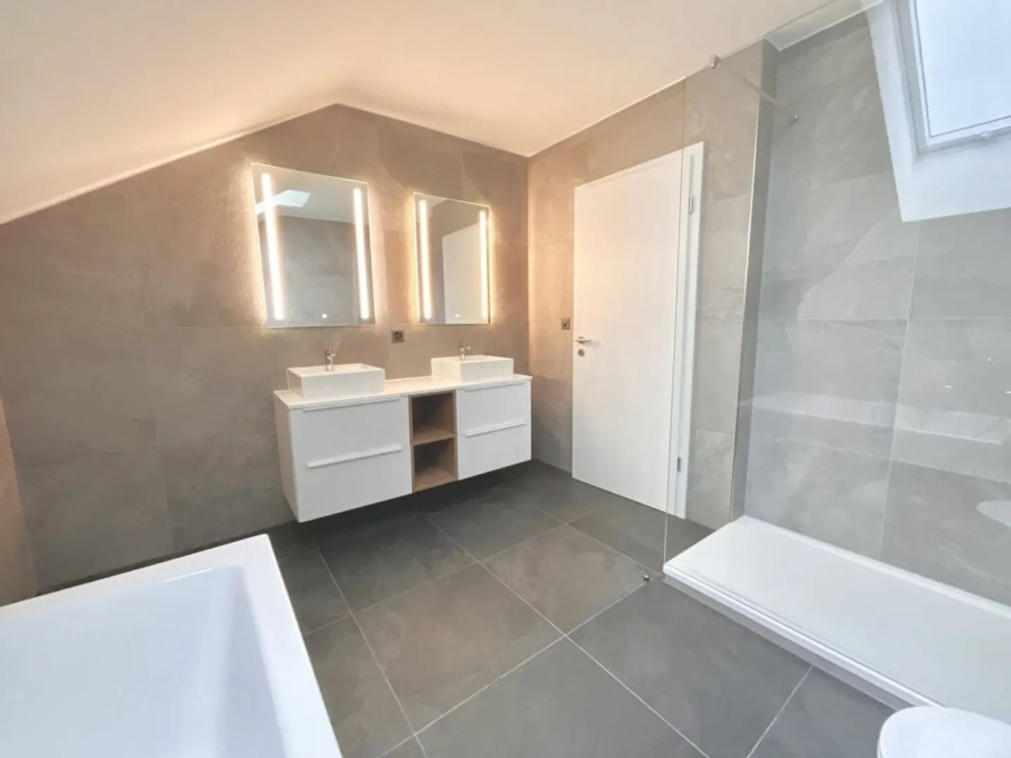 Superbo appartamento in mansarda con loggia - Foto 7 di 10