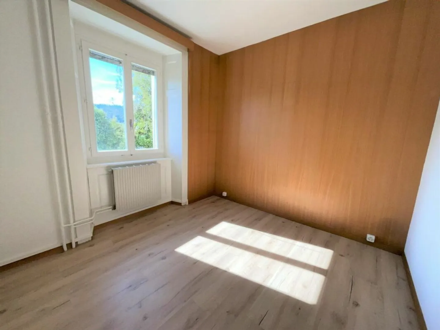 Appartement de 4 pièces au rez-de-chaussée - Photo 5 sur 6
