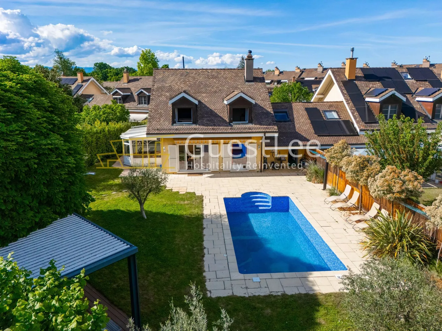 Stunning home with swimming pool and large garden in the heart of the Geneva countryside - Photo 3 sur 13