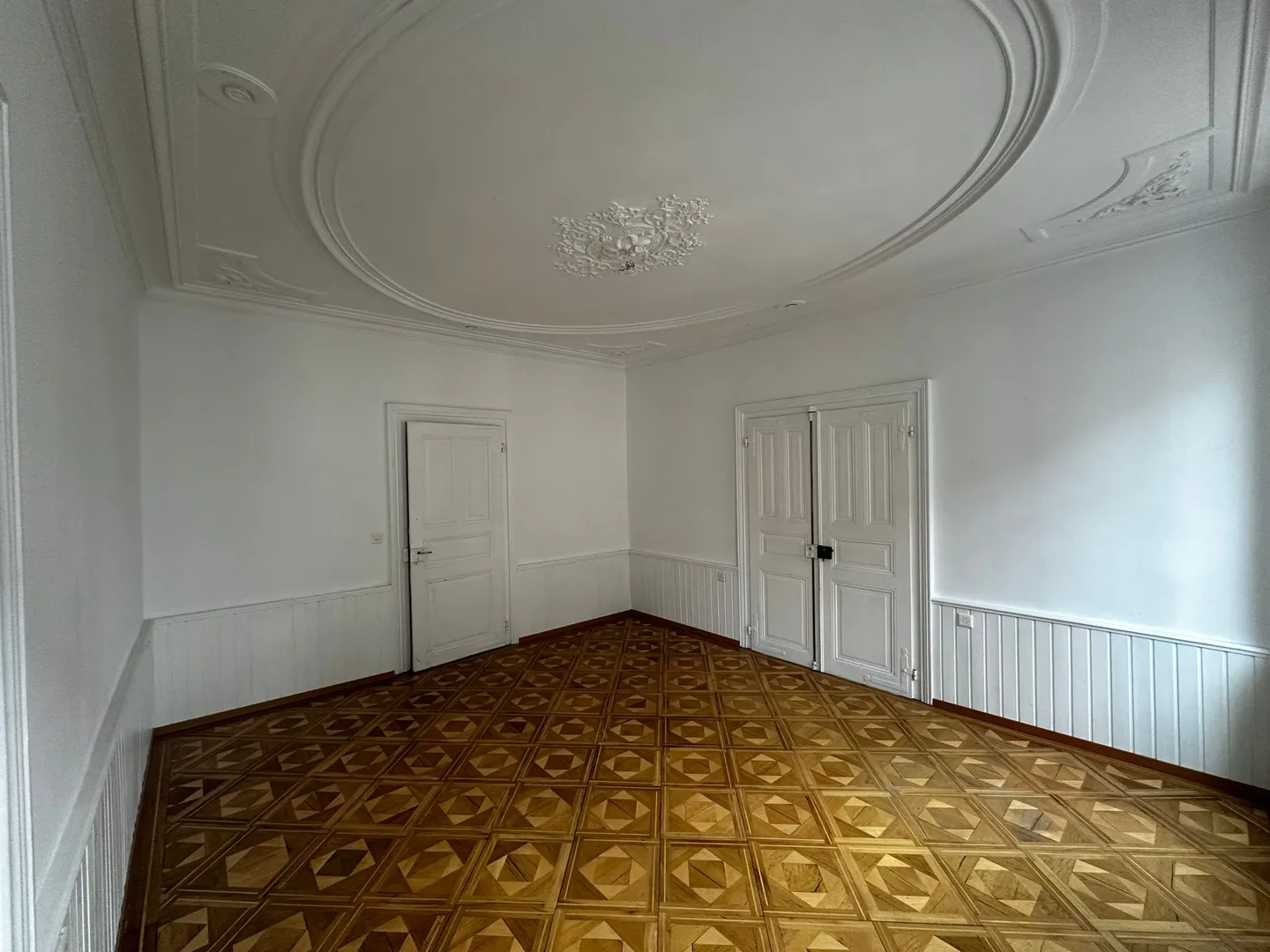 Bright and spacious 4.5 rooms in the heart of Porrentruy - 2nd floor - Photo 3 of 13