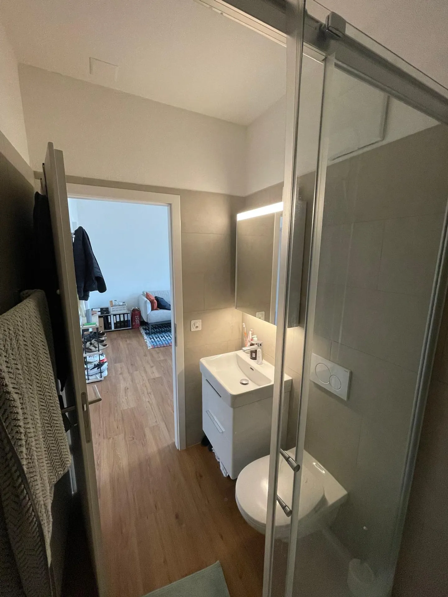 Character apartment of 2.5 rooms in a renovated historic building - Photo 9 of 12