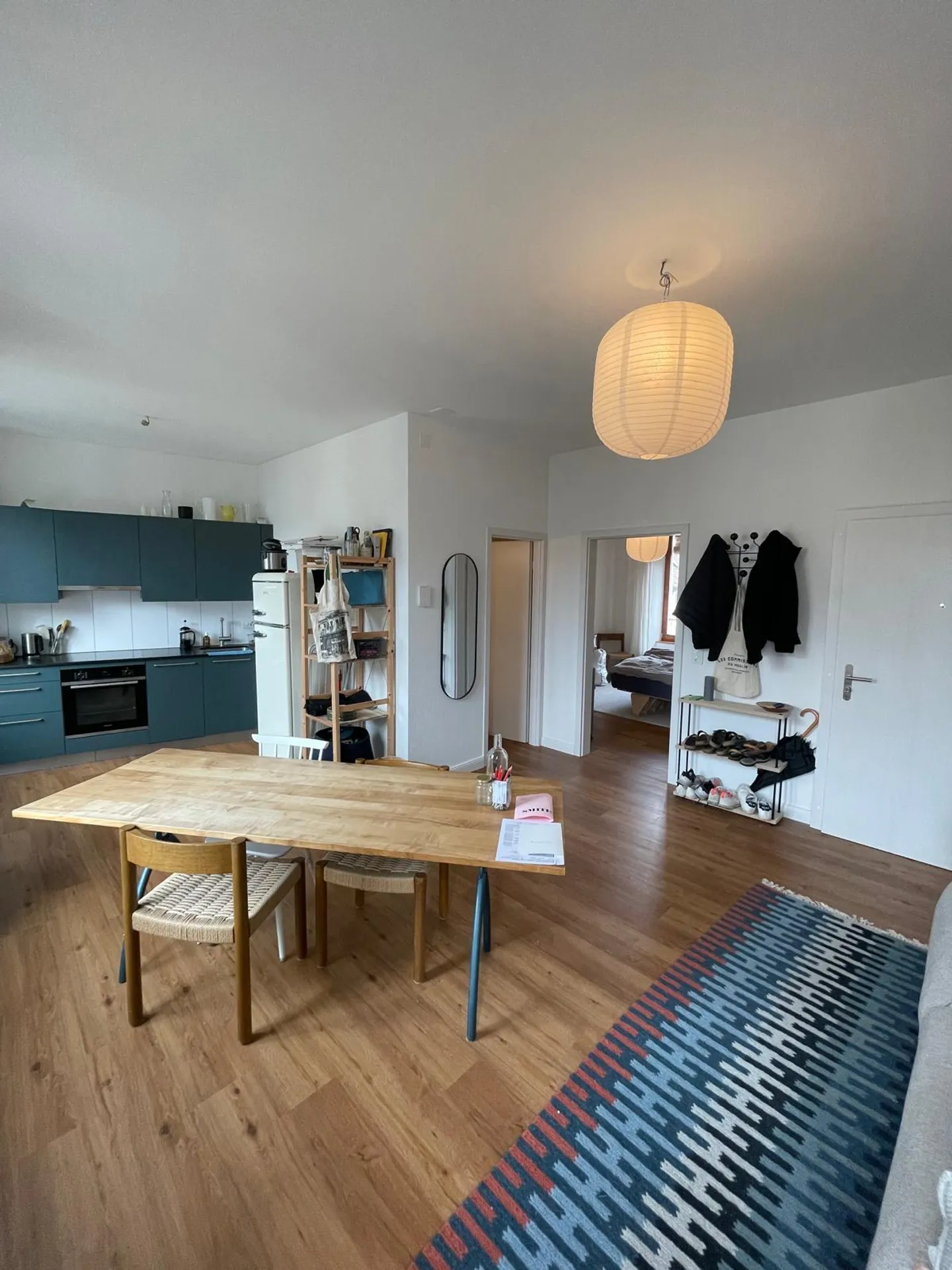 Character apartment of 2.5 rooms in a renovated historic building - Photo 2 of 12