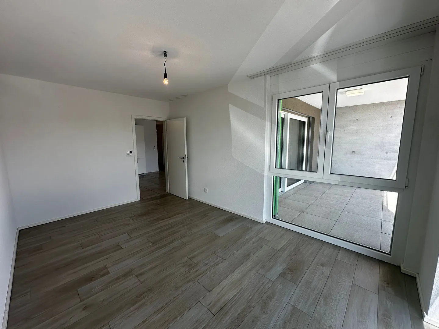 Appartamento moderno e luminoso con balcone ad Alle - Foto 5 di 13