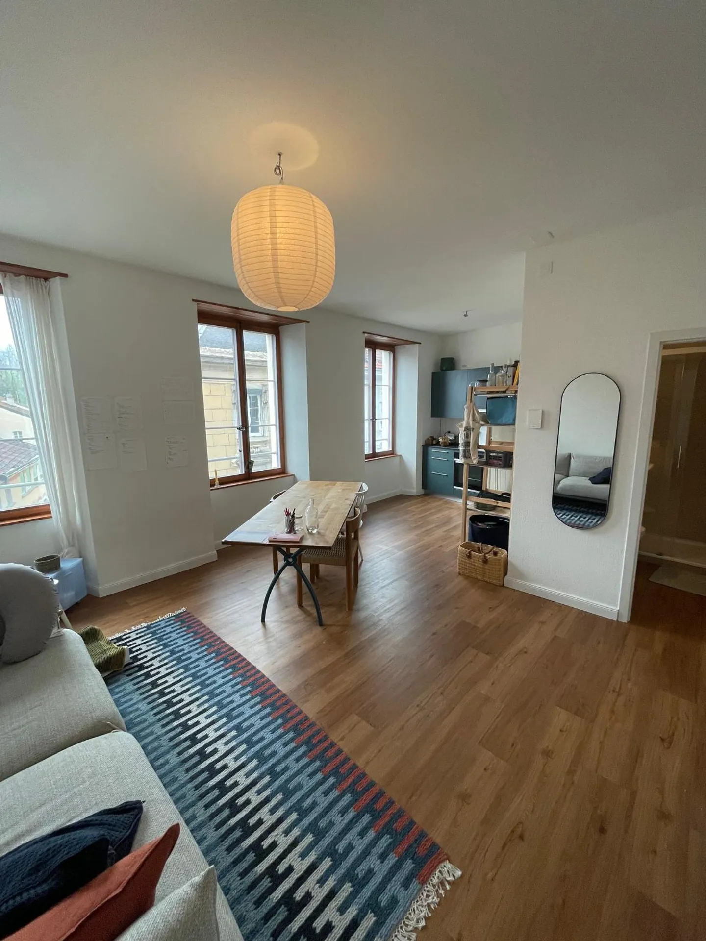 Character apartment of 2.5 rooms in a renovated historic building - Photo 5 of 12