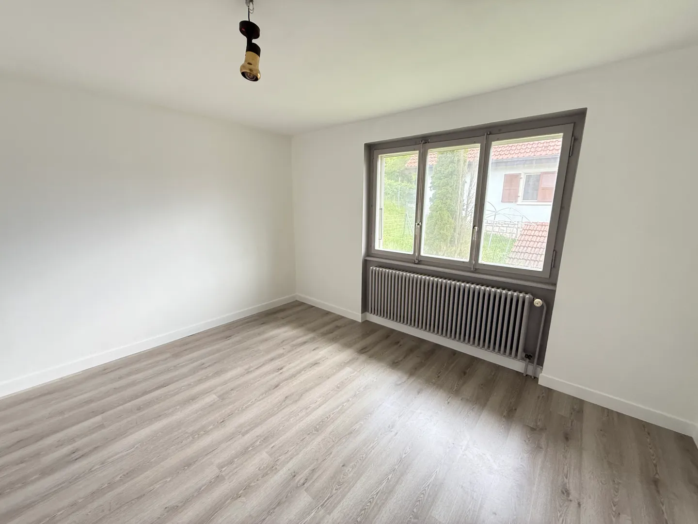 Casa indipendente di 4,5 locali con soppalco e piacevole spazio esterno Fontenais (JU) - Foto 11 di 13