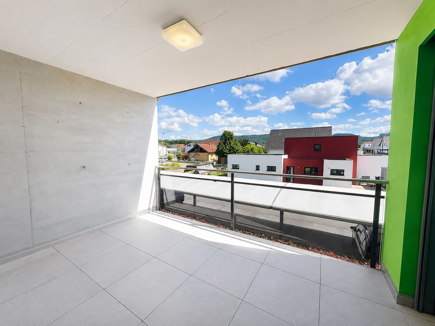 Modernes und helles Apartment mit Balkon in Alle - Foto 4 von 13