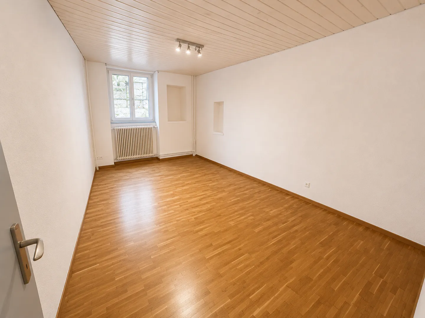 Spacieux appartement de 4.5 pièces avec vue sur le Château   Porrentruy - Photo 7 sur 12