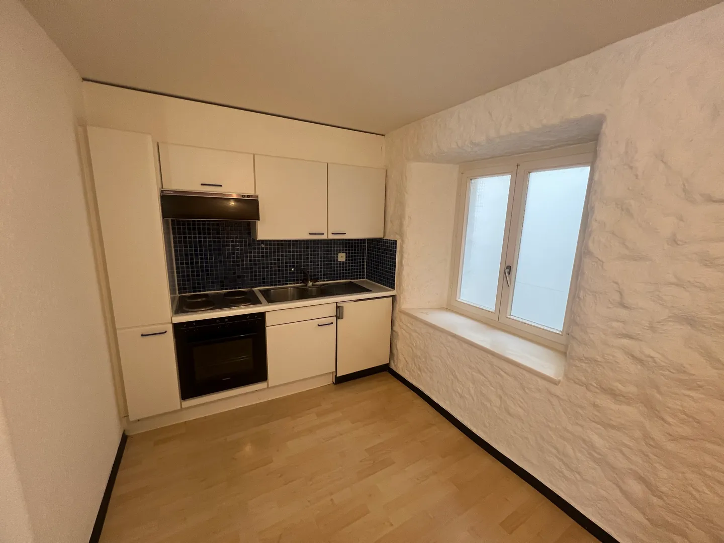 Bright 2.5-room apartment   2nd floor, street side   Rue du Collège 25 - Photo 6 of 12