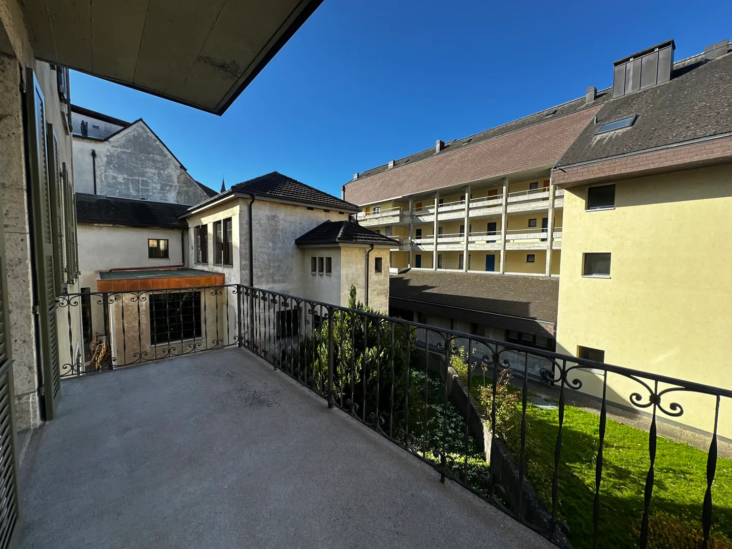 Incantevole appartamento di 4,5 locali con balcone 1° piano - Foto 13 di 13