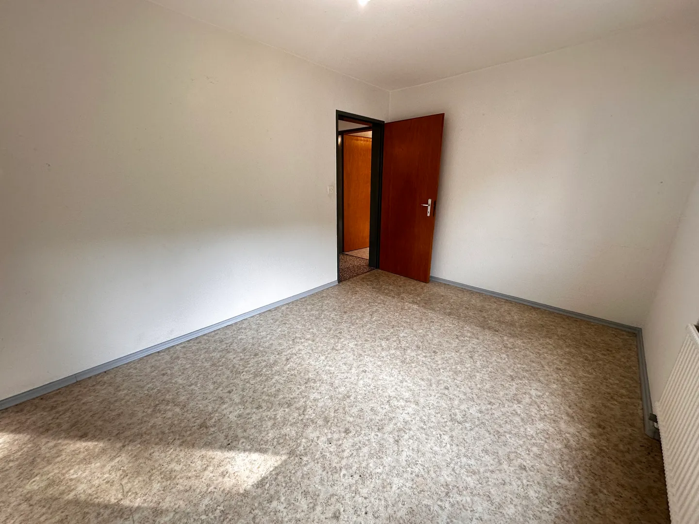 Beautiful 3.5-room apartment with balcony and unobstructed view - Photo 10 of 13