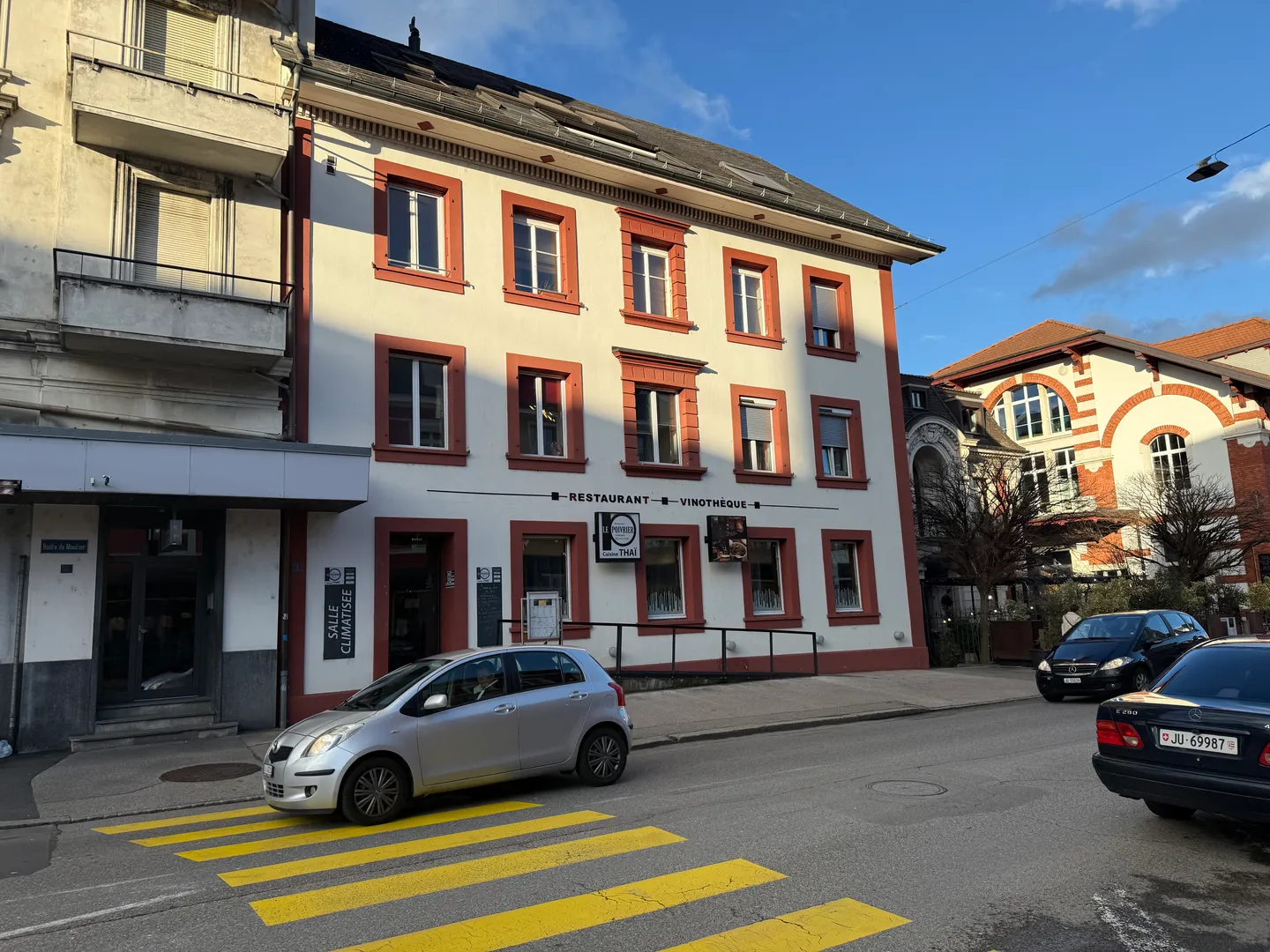 Mixed-use building with restaurant and 6 apartments - Photo 12 of 13