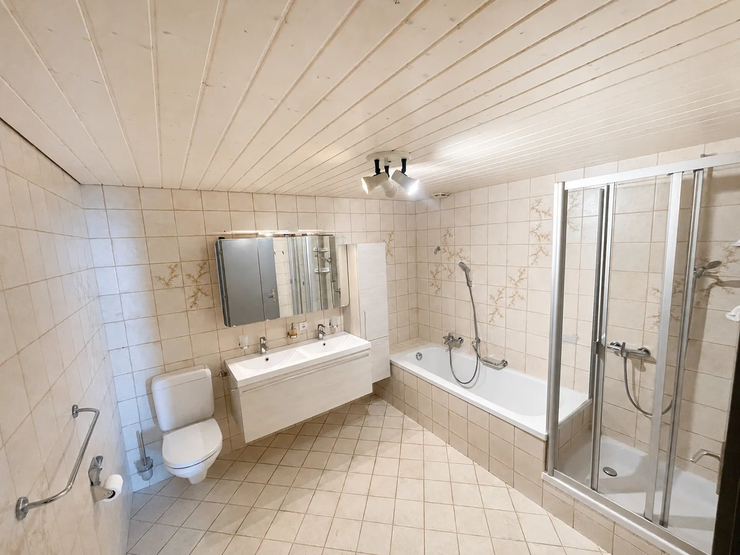Spacieux appartement de 4.5 pièces avec vue sur le Château   Porrentruy - Photo 4 sur 12