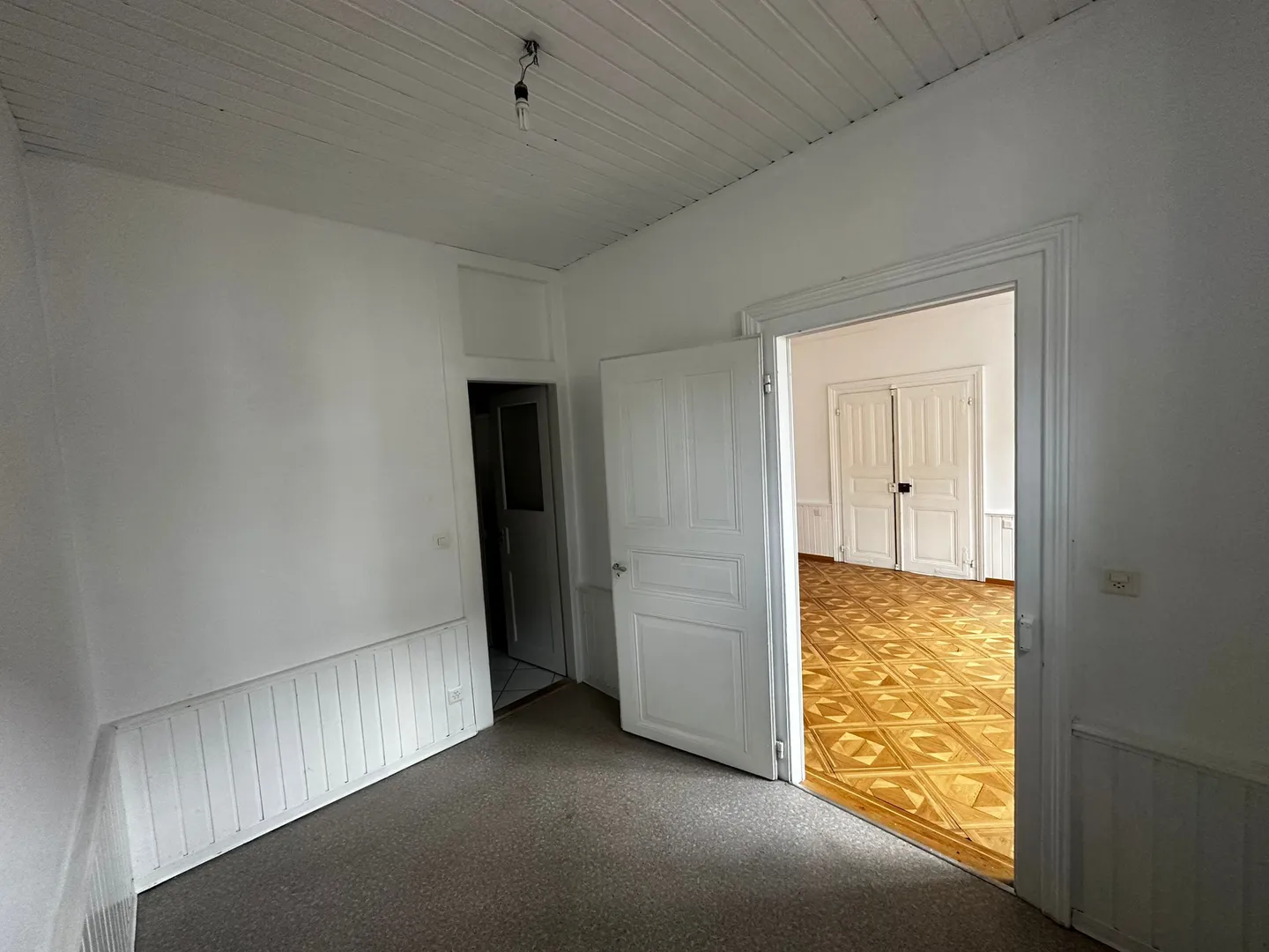 Bright and spacious 4.5 rooms in the heart of Porrentruy - 2nd floor - Photo 7 of 13