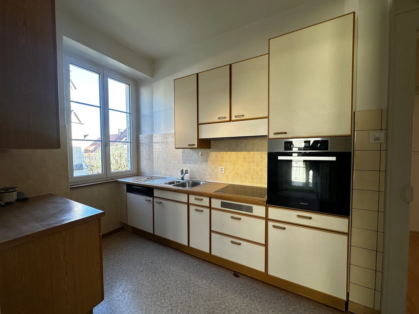 Incantevole appartamento di 4,5 locali con balcone 1° piano - Foto 5 di 13