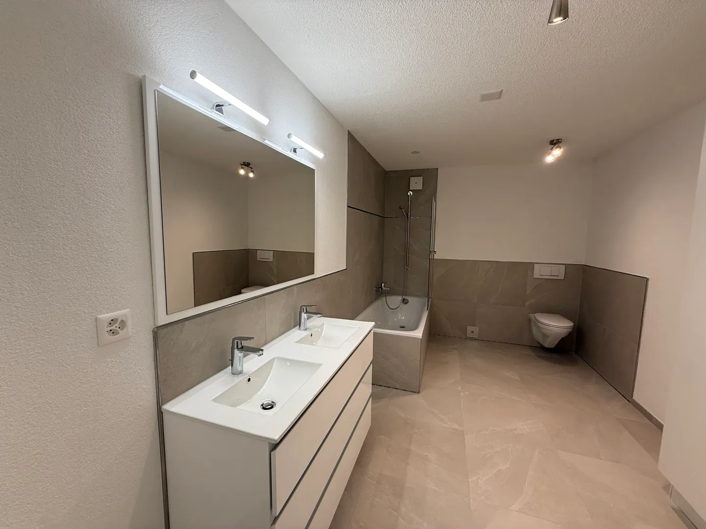 3.5 room apartment with large terrace 70 m² - Photo 6 of 13