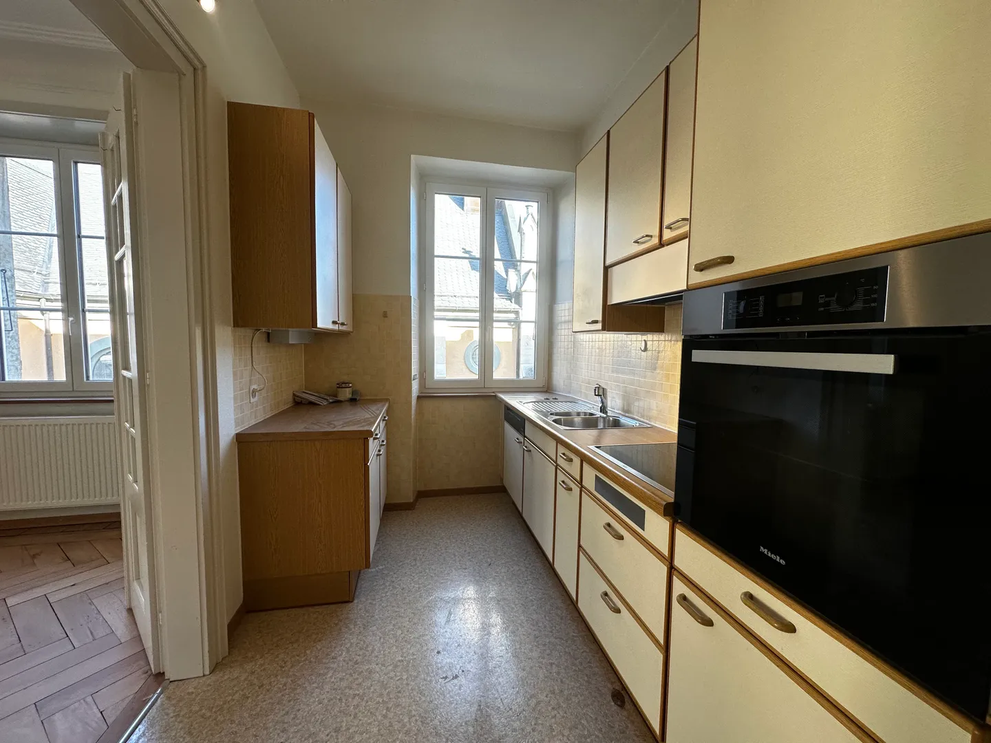 Incantevole appartamento di 4,5 locali con balcone 1° piano - Foto 6 di 13