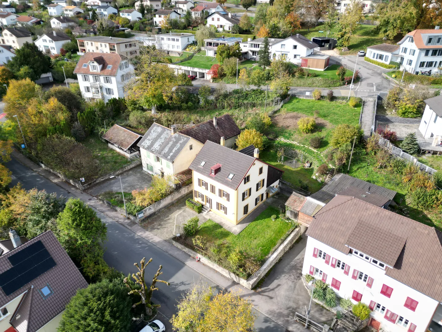 Bâtisse de caractère à rénover - Possibilité de faire 2 appartements - Photo 4 sur 13