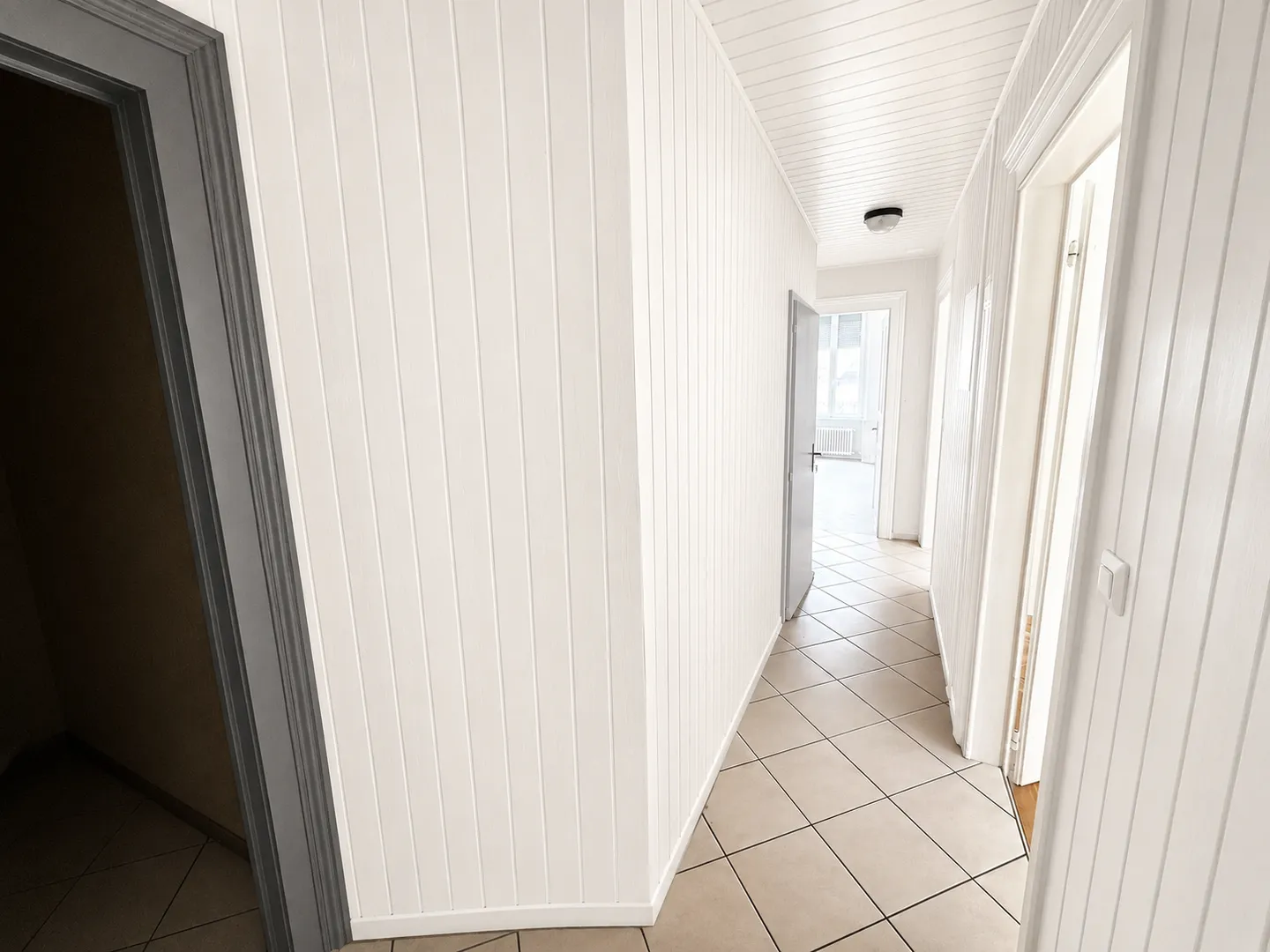 1 month FREE - Bright and spacious 4.5 rooms - 2nd floor - Photo 9 of 13
