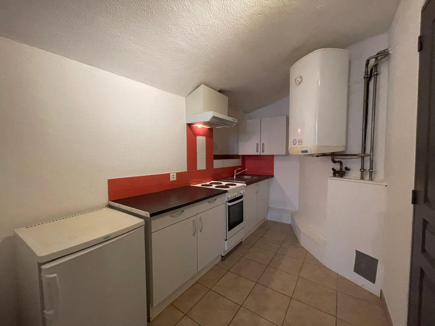 2.5 Room Apartment for Rent   Charm and Comfort in the Heart of Porrentruy - Photo 3 of 11