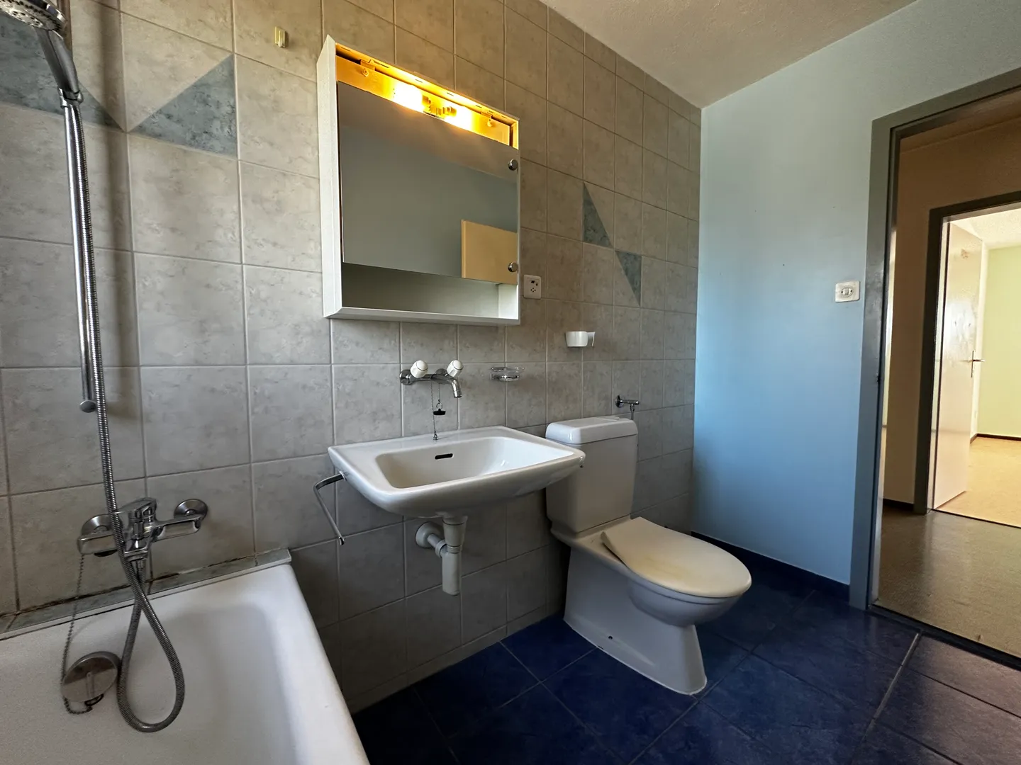 4.5-room apartment of 70 m² with balcony Mont-Terri 2 - Photo 9 of 13