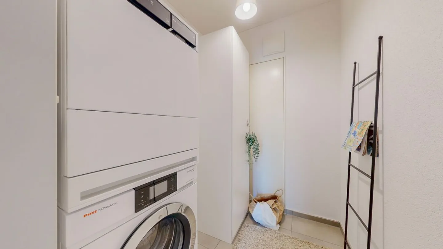 Cozy 4.5-Room Apartment for Sale in Fehraltorf - Photo 12 of 12