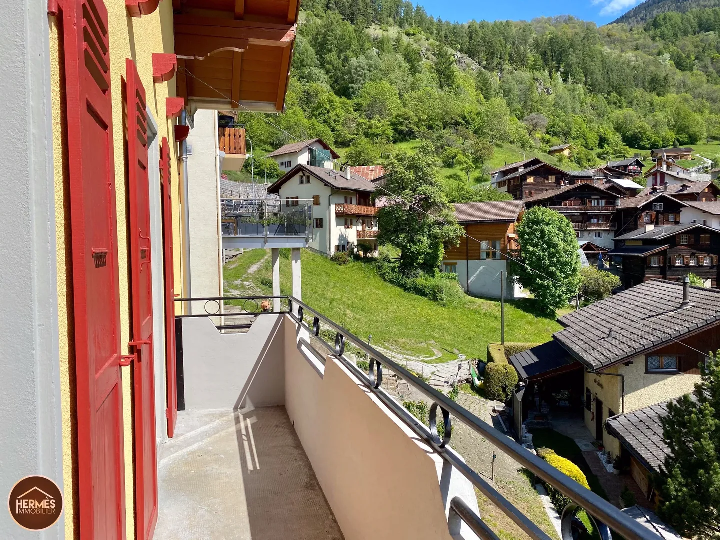 Appartement en duplex dans maison villageoise - Photo 3 sur 13