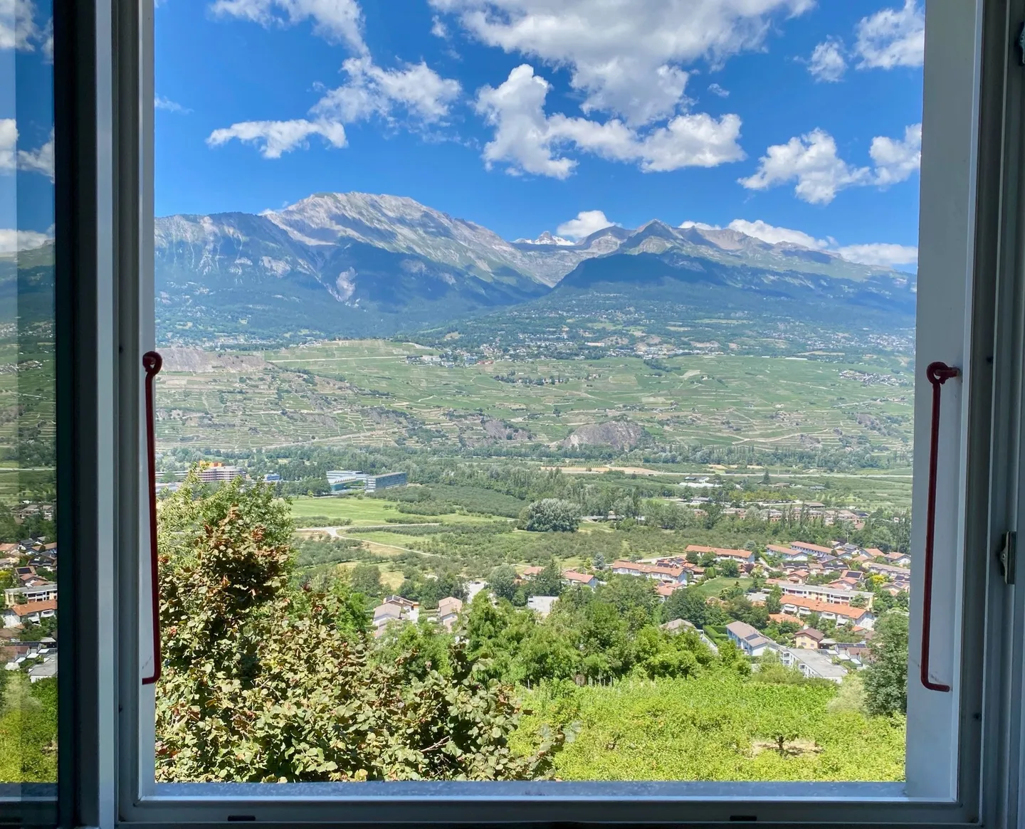 Detached house on the heights of Bramois (Sion) Bucolic setting, panoramic view, private access - Photo 10 of 13