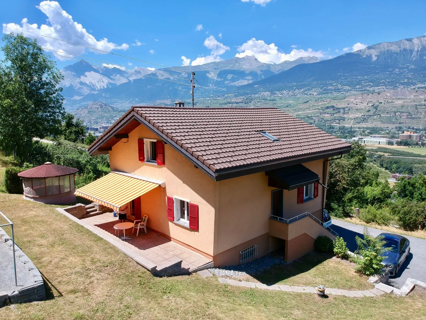 Detached house on the heights of Bramois (Sion) Bucolic setting, panoramic view, private access - Photo 2 of 13