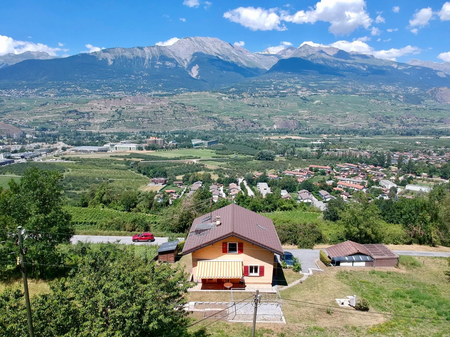 Detached house on the heights of Bramois (Sion) Bucolic setting, panoramic view, private access - Photo 1 of 13