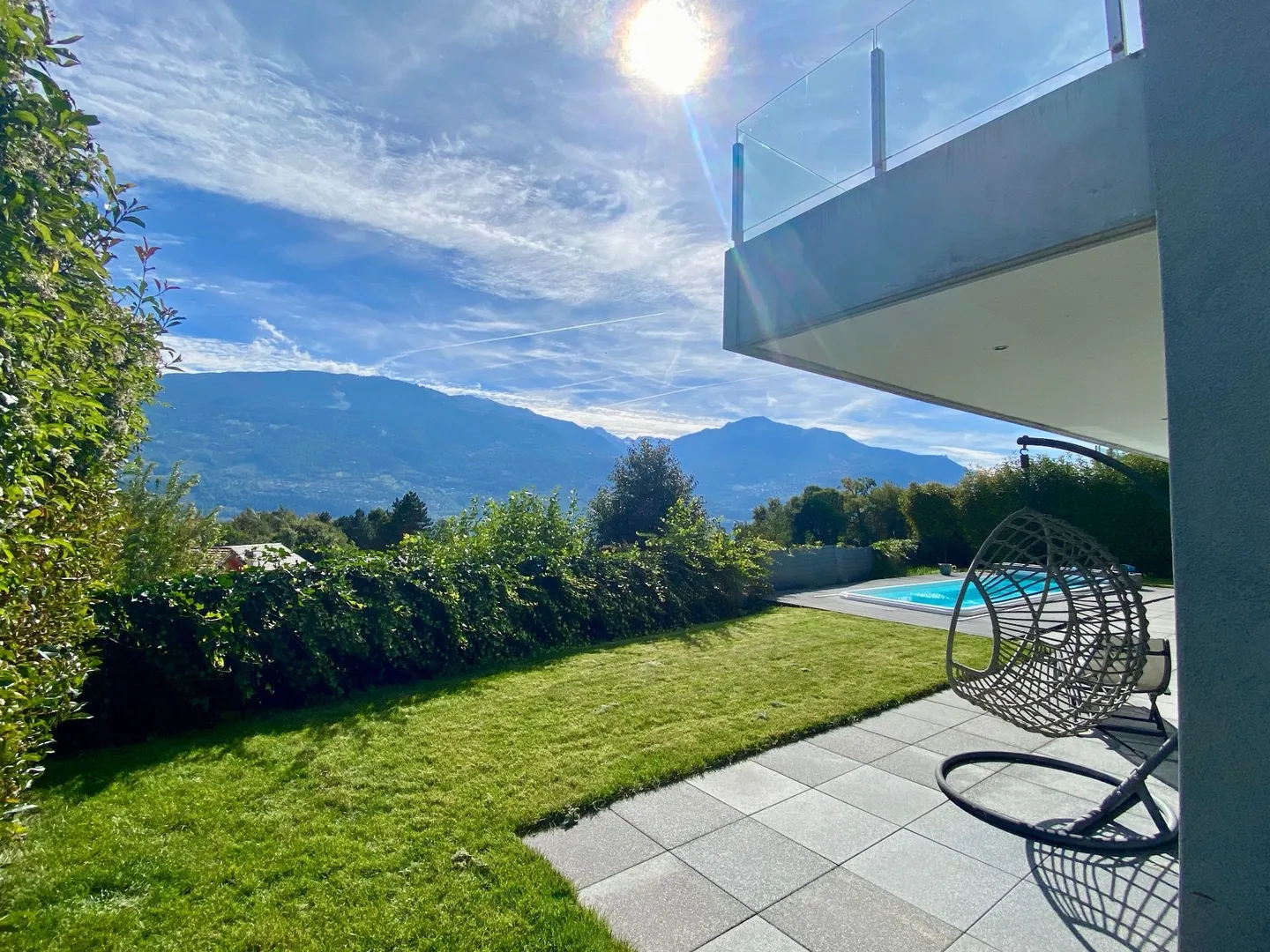 Contemporary architect-designed villa with exceptional view in Ormône (Savièse) - Photo 3 of 13