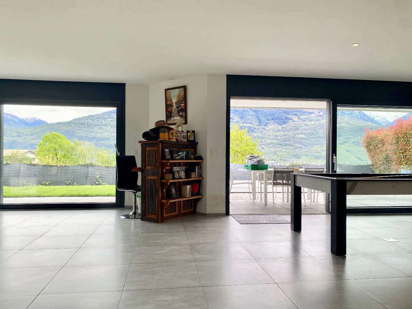Contemporary architect-designed villa with exceptional view in Ormône (Savièse) - Photo 9 of 13