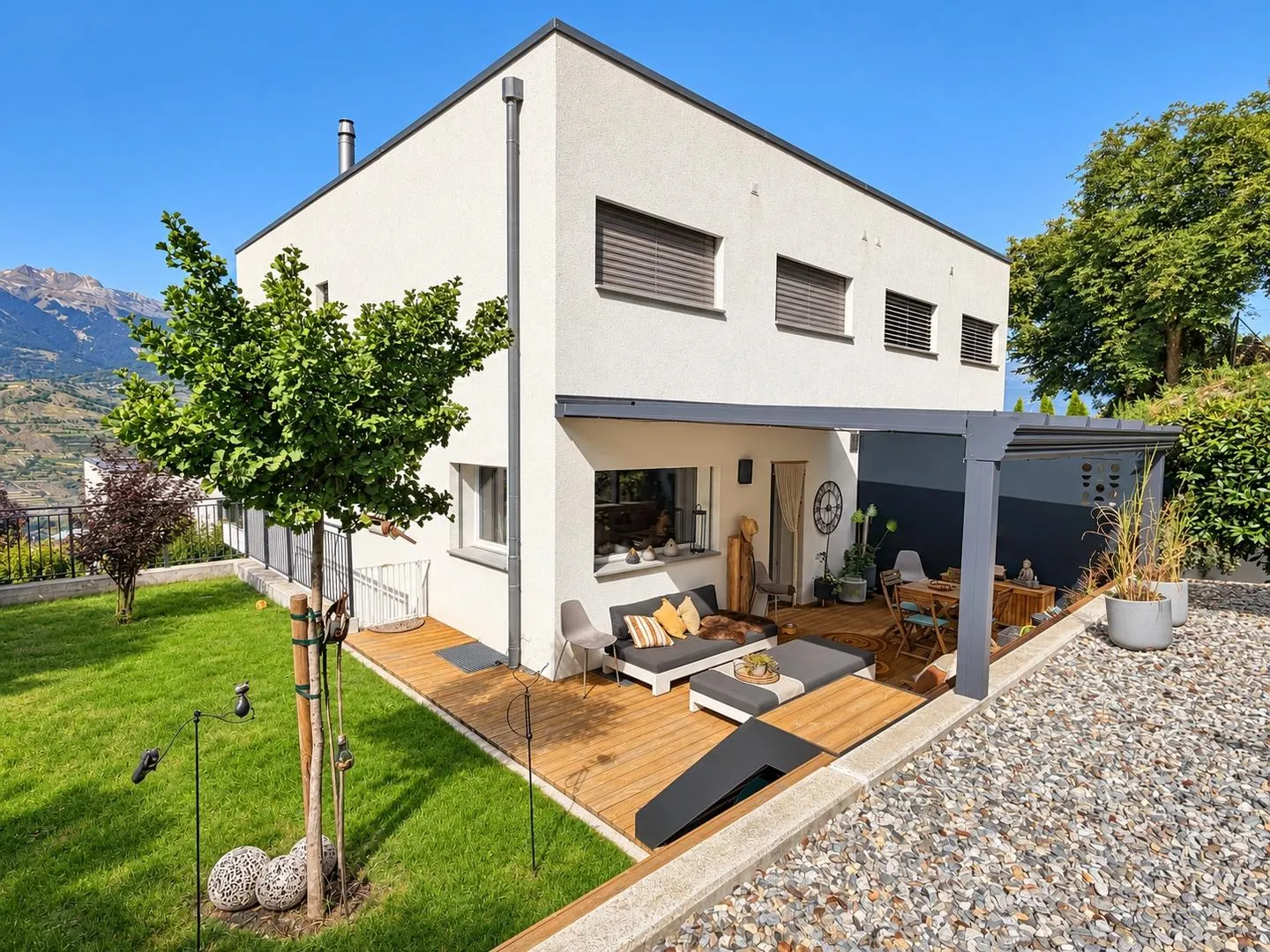 Magnifique villa de 4.5 pièces à Salins - Élégance, calme et vue sur la plaine du Rhône - Photo 1 of 13