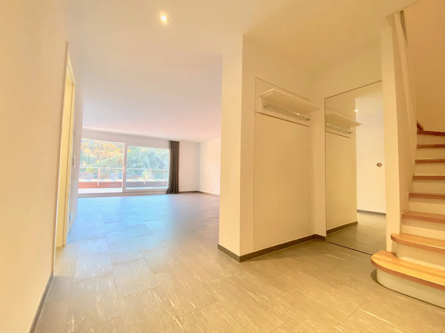 Attico duplex a Sion-Platta, bell'appartamento con vista libera sui castelli - Foto 7 di 13