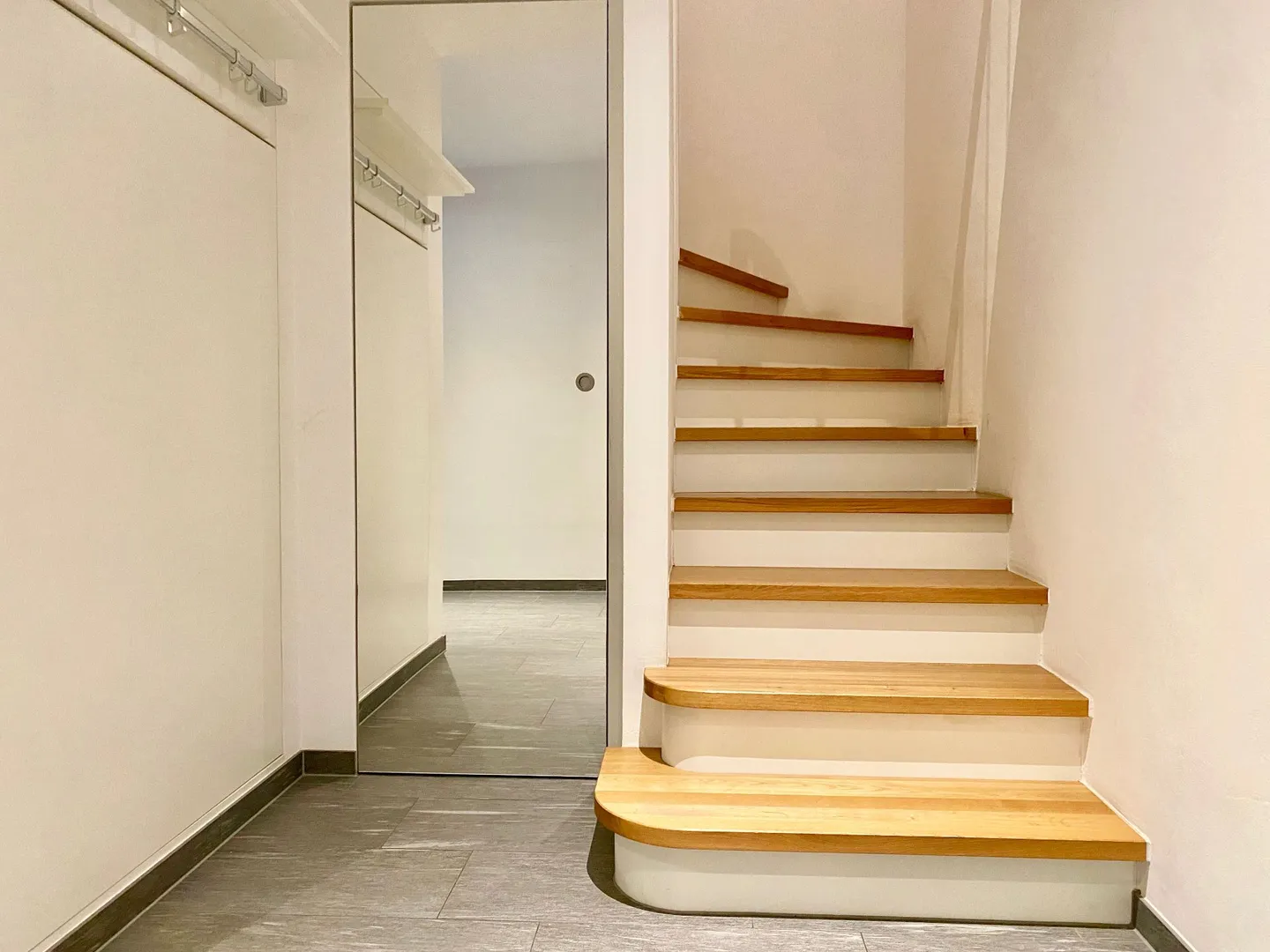 Attico duplex a Sion-Platta, bell'appartamento con vista libera sui castelli - Foto 9 di 13
