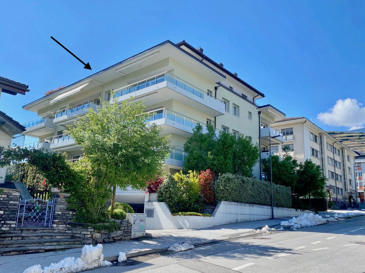 Attico duplex a Sion-Platta, bell'appartamento con vista libera sui castelli - Foto 2 di 13