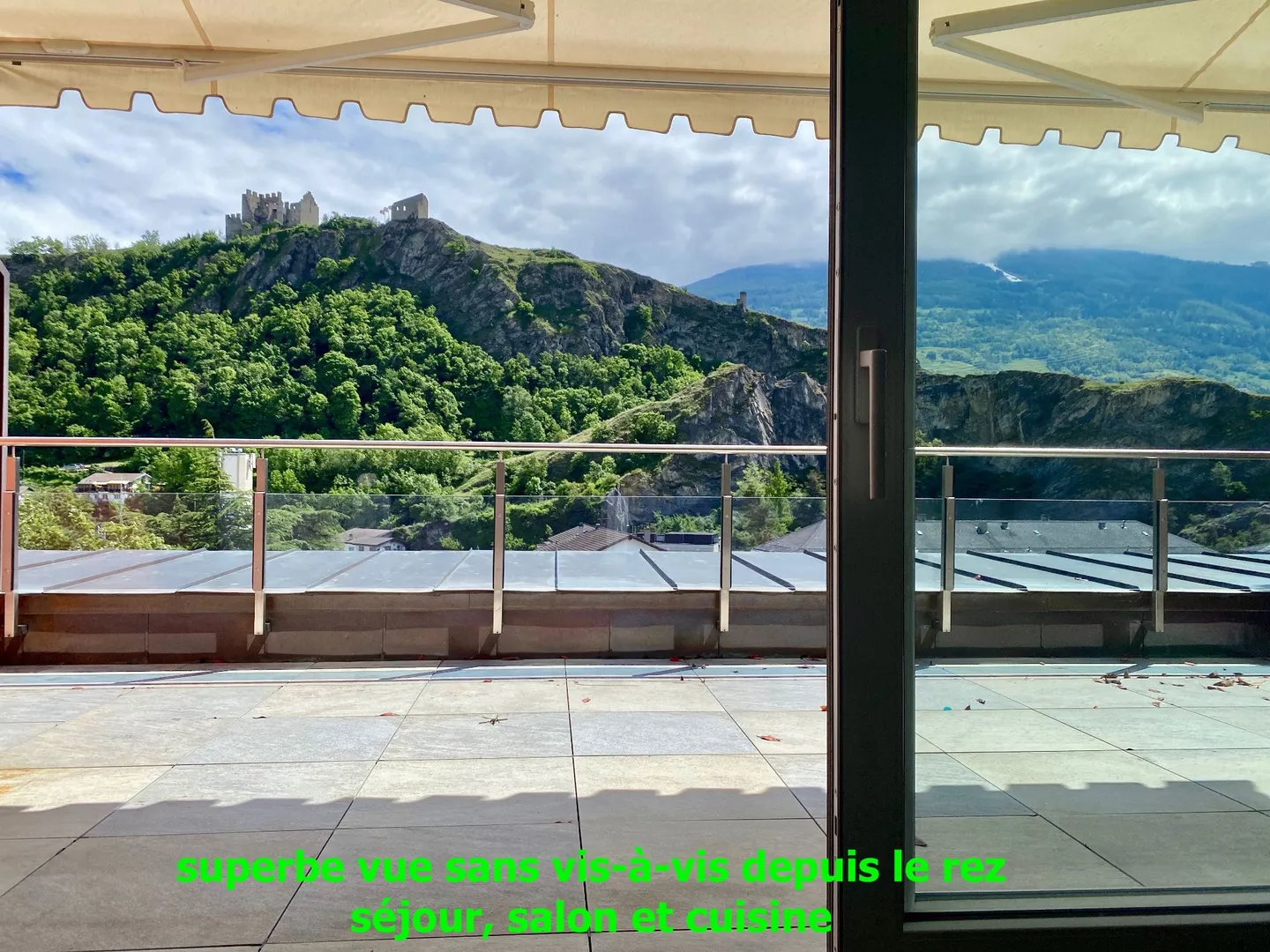 Attico duplex a Sion-Platta, bell'appartamento con vista libera sui castelli - Foto 1 di 13