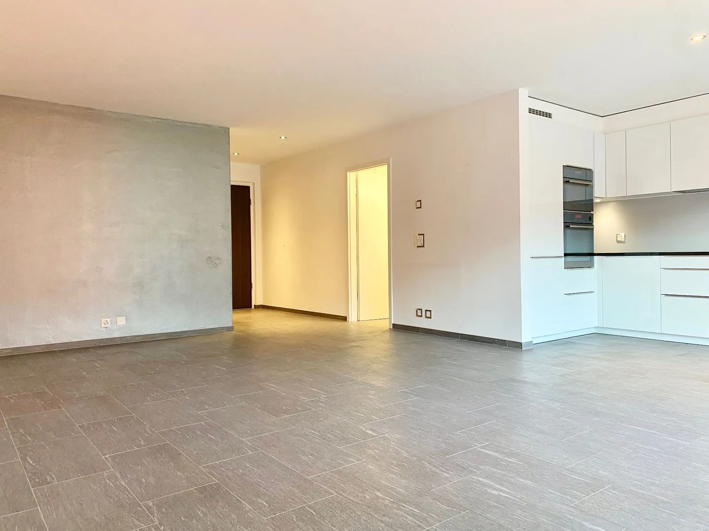 Attico duplex a Sion-Platta, bell'appartamento con vista libera sui castelli - Foto 5 di 13