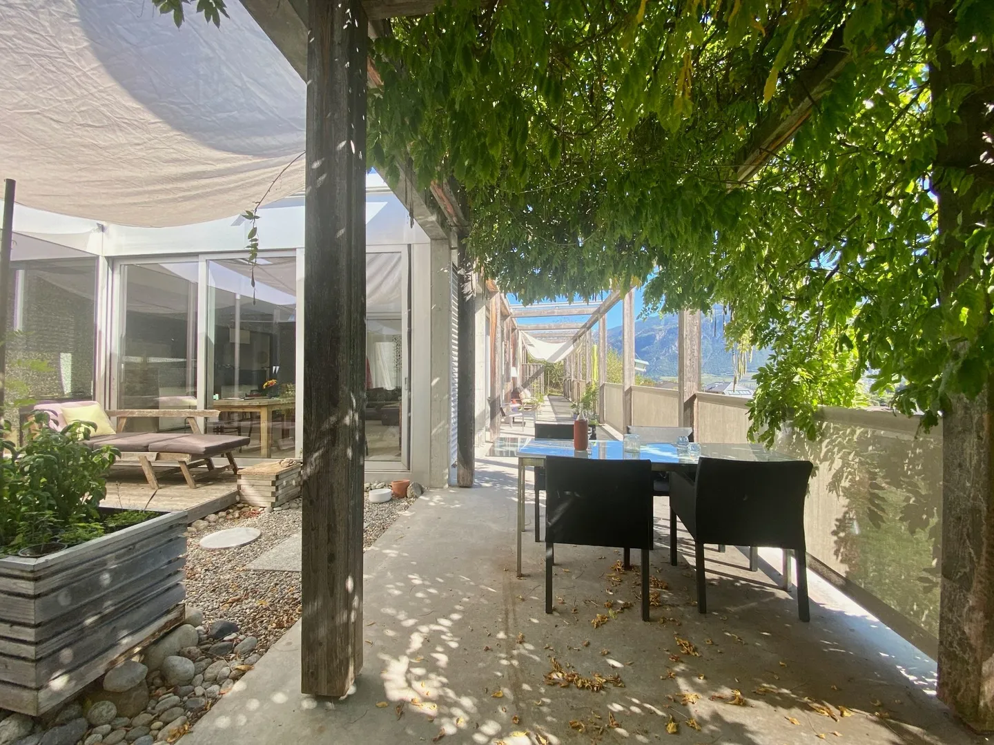 Villa architettonica unica a Sion, che beneficia di una posizione rara ed eccezionale - Foto 4 di 13