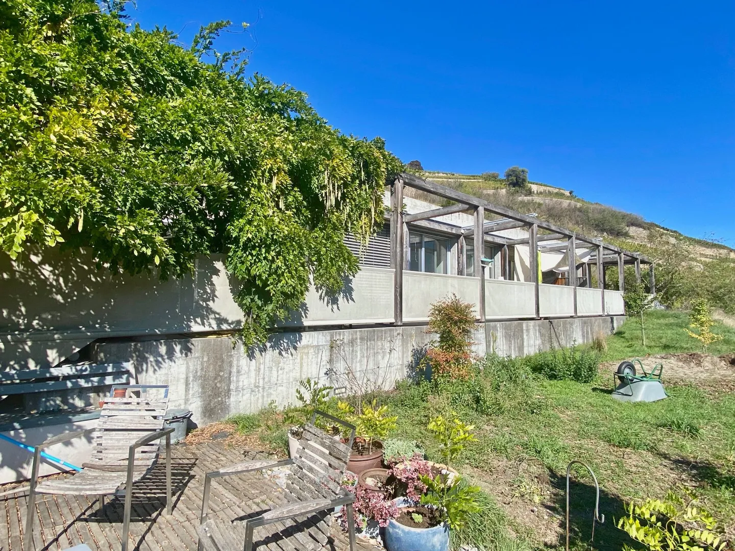 Villa architettonica unica a Sion, che beneficia di una posizione rara ed eccezionale - Foto 2 di 13