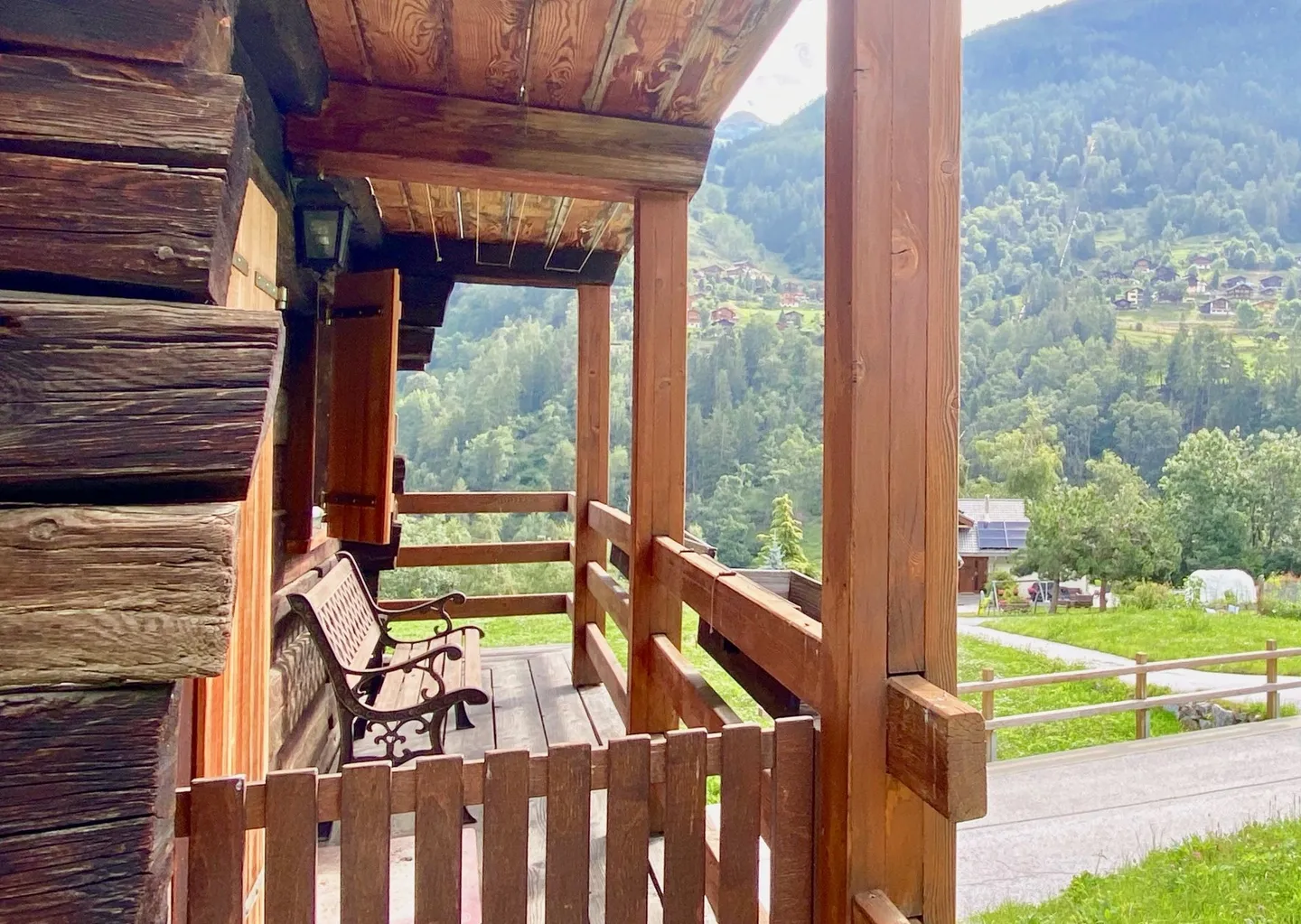 Tiny House / Authentic Mayen - 3.5 rooms - Mayoux (Val d'Anniviers) - Photo 3 of 13