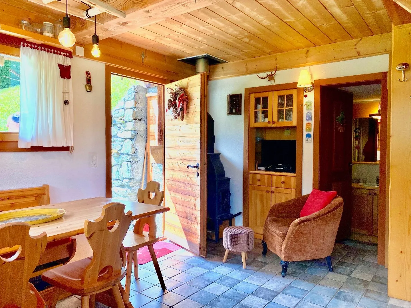 Tiny House / Authentic Mayen - 3.5 rooms - Mayoux (Val d'Anniviers) - Photo 6 of 13