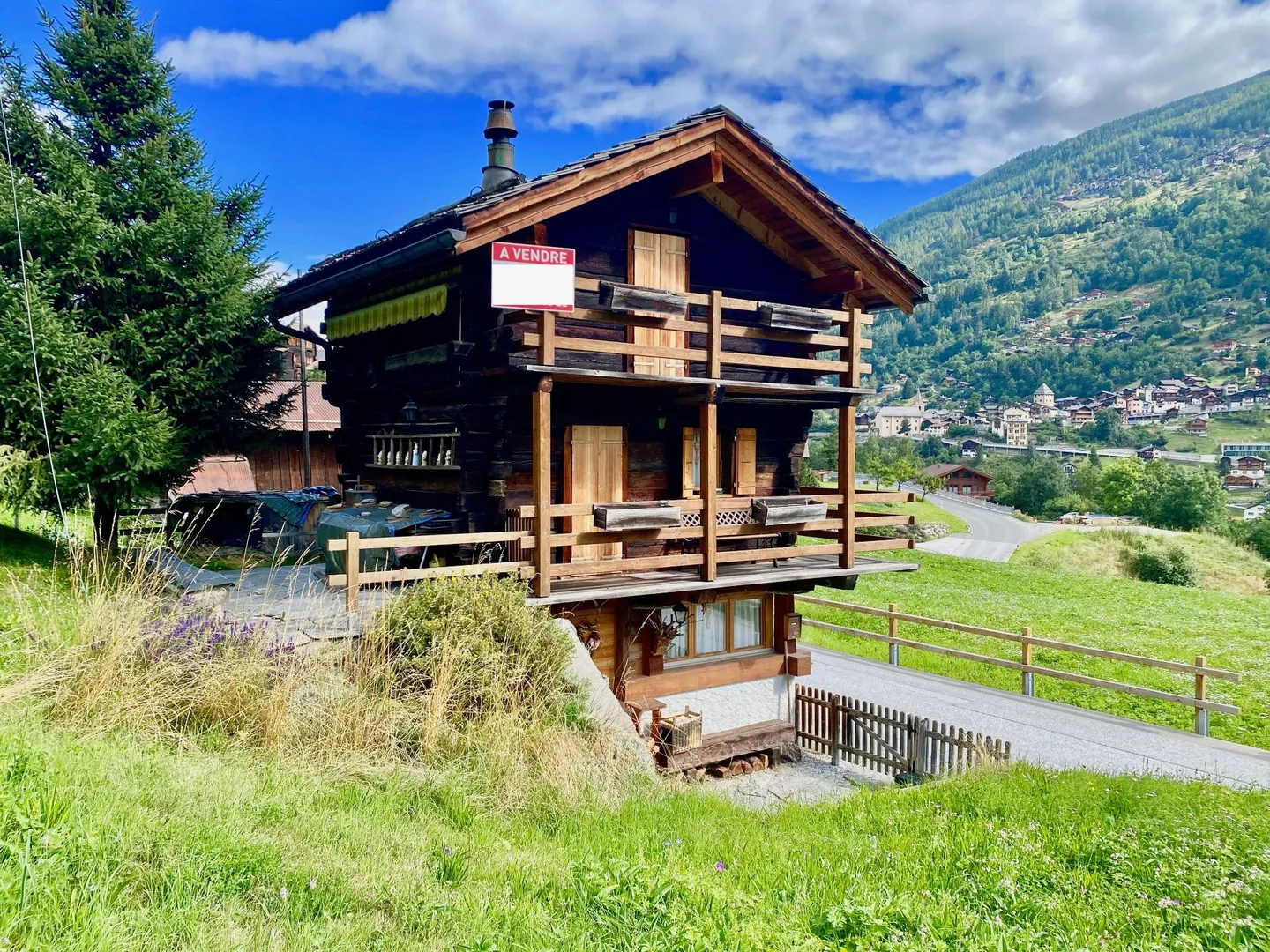 Tiny House / Authentic Mayen - 3.5 rooms - Mayoux (Val d'Anniviers) - Photo 1 of 13