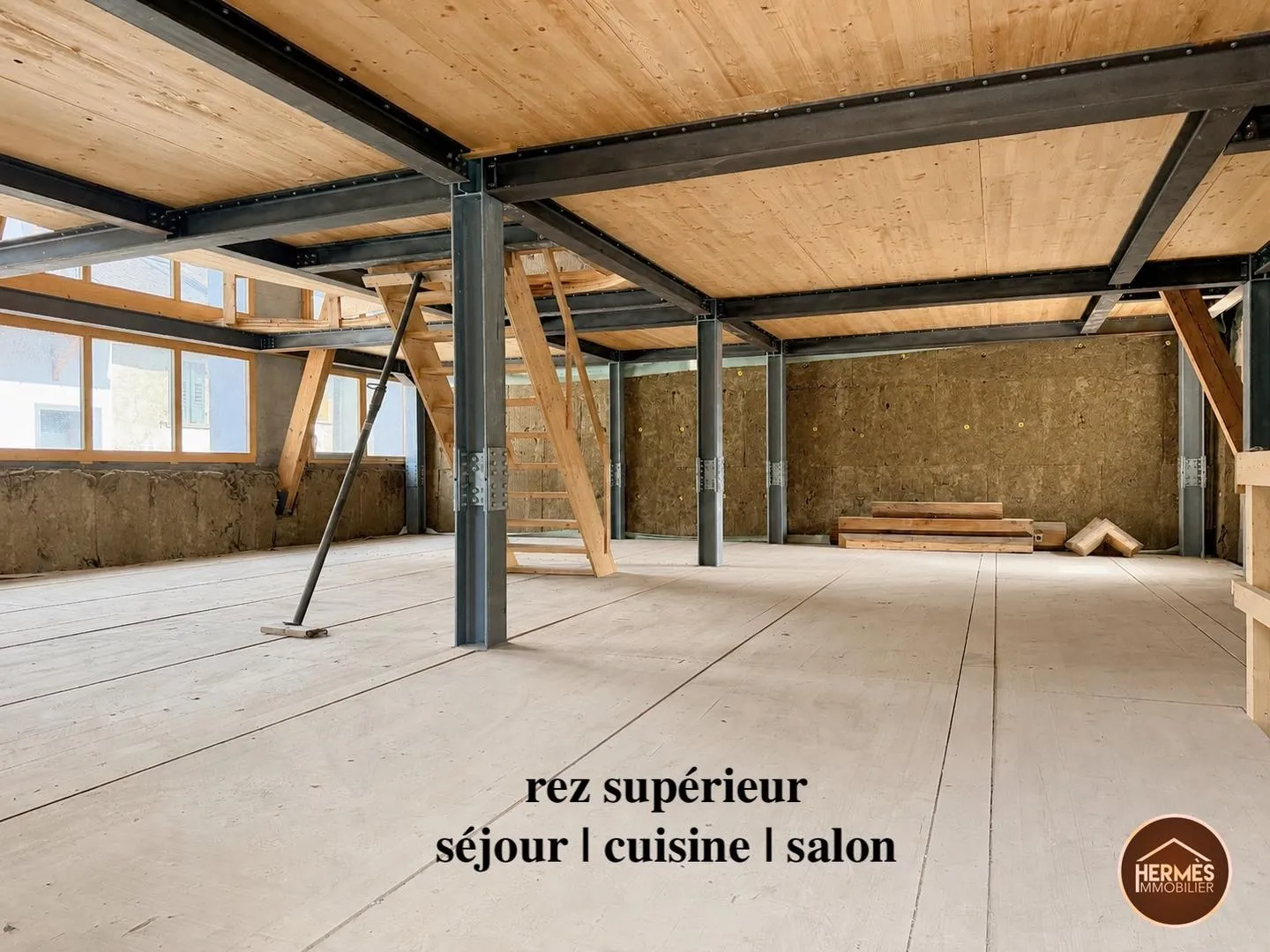 Exceptionnelle maison de 237m2 - potentiel loft ou 7.5 pièces à Saint-Pierre-de-Clage - Photo 4 of 13