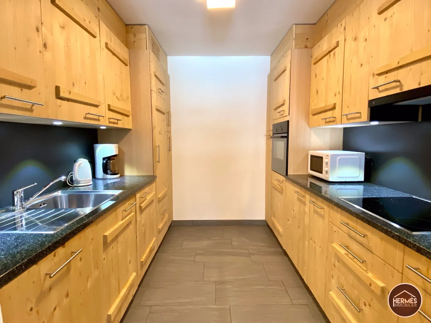 Superb ski-in & ski-out apartment on the slopes of Veysonnaz - Photo 6 of 13