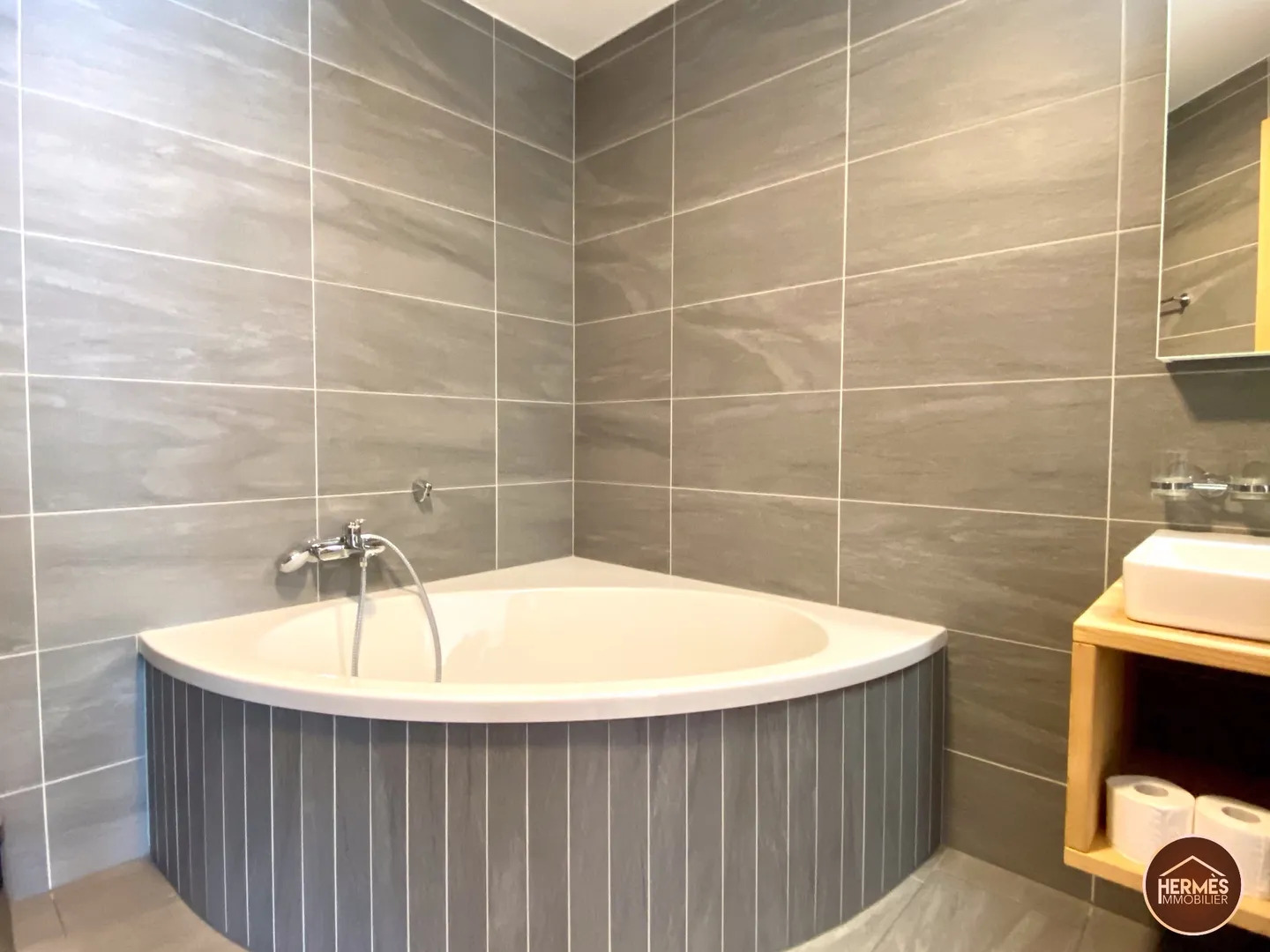 Superb ski-in & ski-out apartment on the slopes of Veysonnaz - Photo 9 of 13