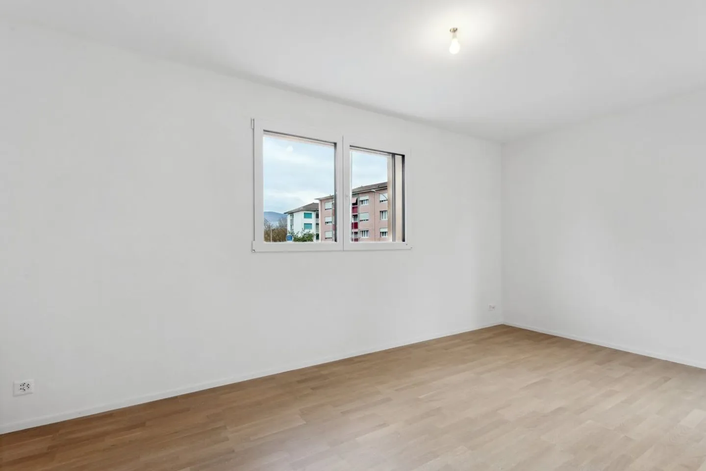 Appartamento all'ultimo piano a Yverdon - Foto 5 di 8