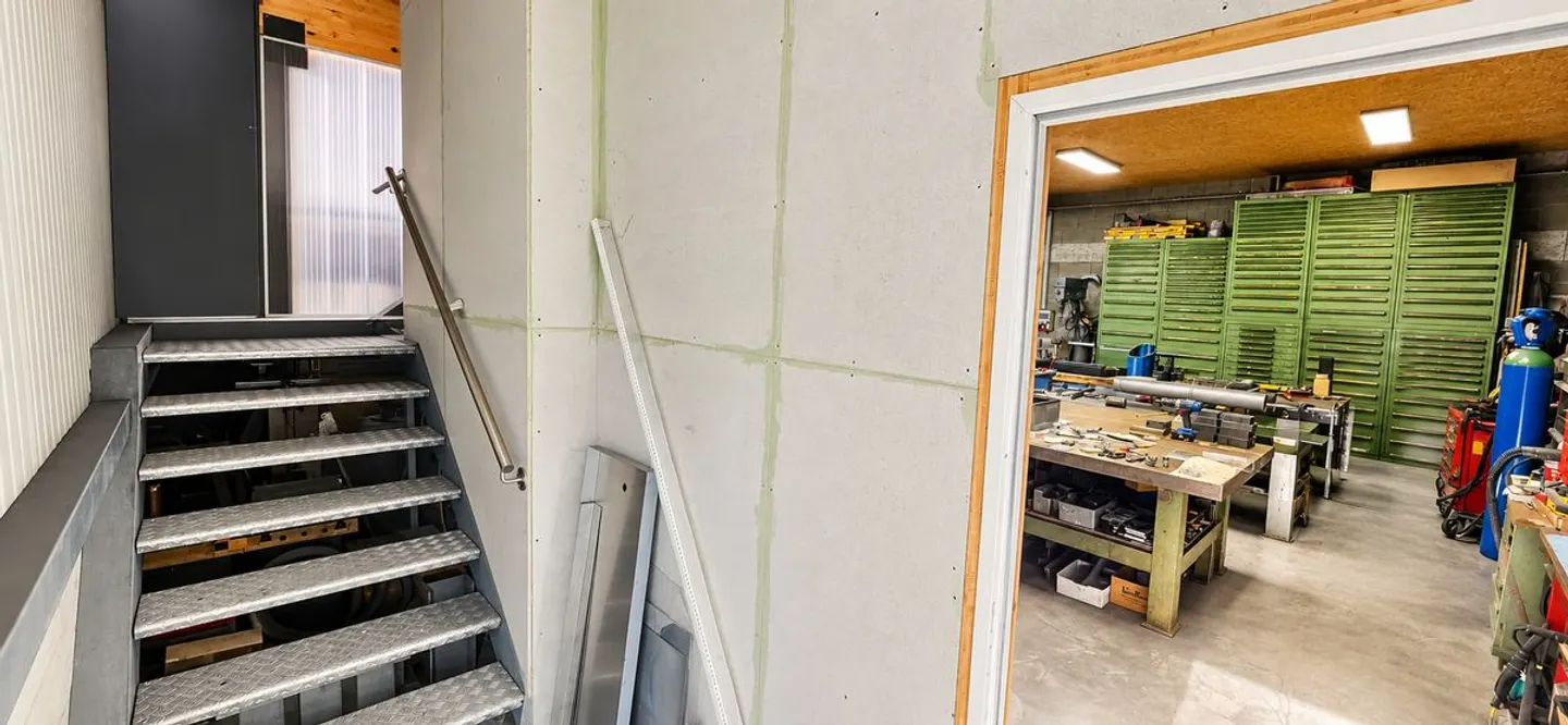 Gewerbehalle mit Werkstatt - Foto 4 von 10
